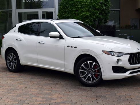 Used 2019 Maserati Levante S image 3