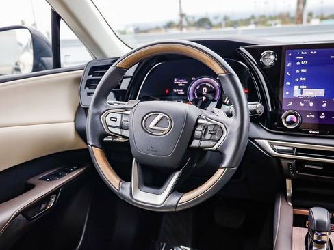 Used 2023 Lexus RX 350h image 16