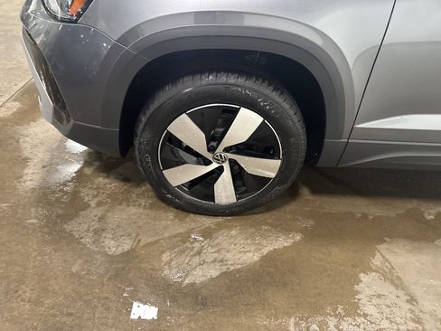 New 2026 Volkswagen Taos S image 9