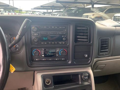 Used 2005 Chevrolet Tahoe LT w/ LT Preferred Equipment Group RWD image 28