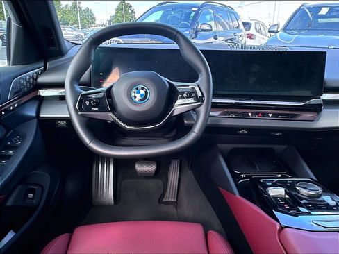 Used 2024 BMW i5 eDrive40i w/ M Sport Package RWD image 11