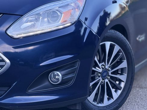 Used 2017 Ford C-MAX Energi Titanium FWD image 13