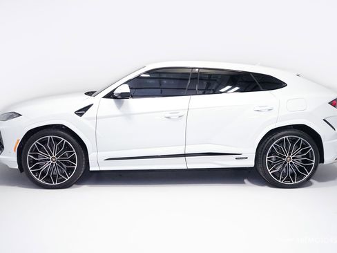 Used 2026 Lamborghini Urus SE image 5