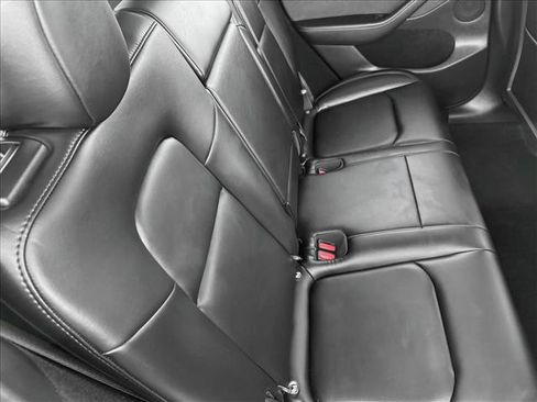 Used 2025 Tesla Model Y Long Range image 19