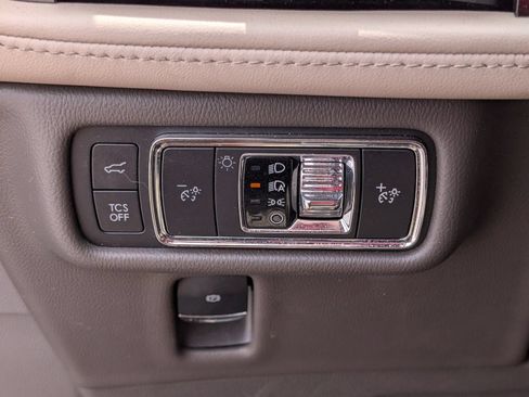 Used 2022 Lincoln Nautilus Reserve AWD/4WD image 22