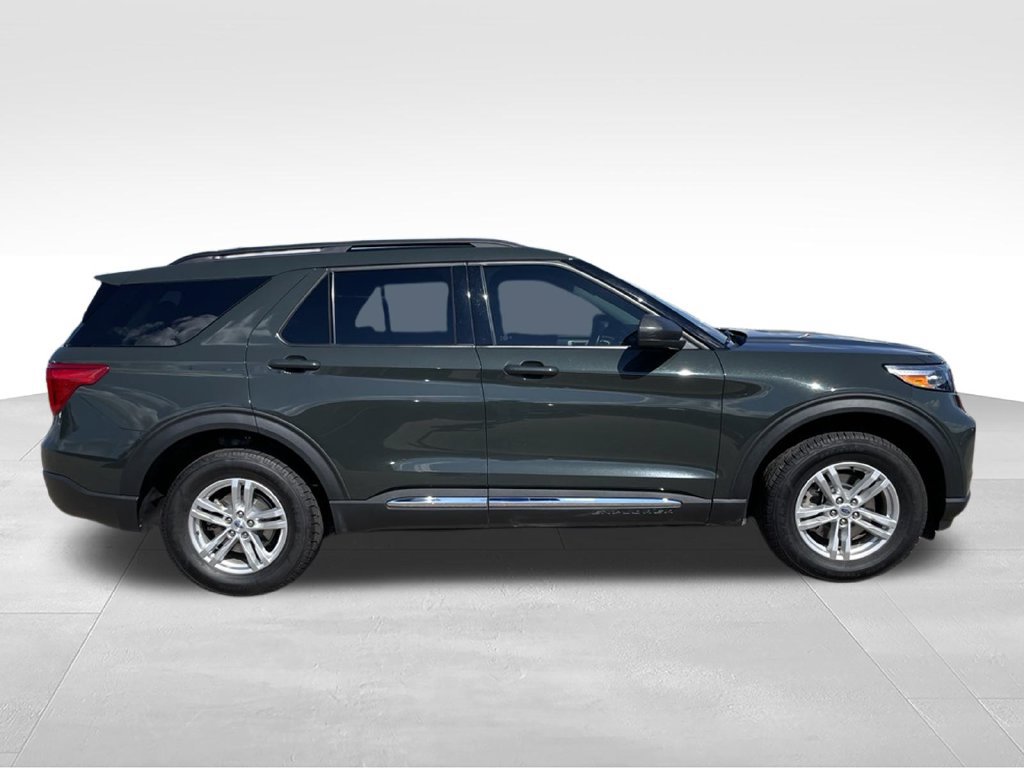 Used 2023 Ford Explorer XLT w/ Equipment Group 202A AWD/4WD image 26