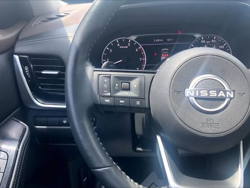 Used 2023 Nissan Rogue SV w/ SV Premium Package FWD image 24