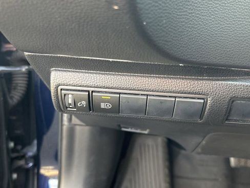 Used 2020 Toyota Corolla LE image 10