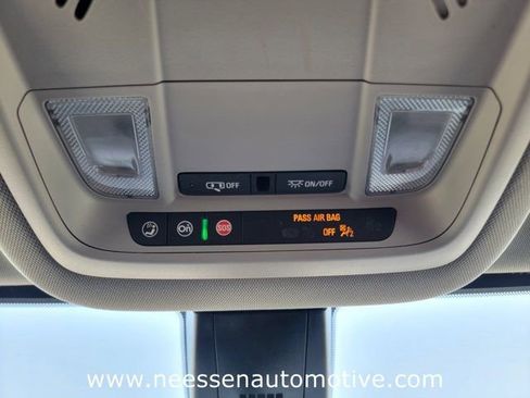 Used 2022 GMC Acadia SLE w/ LPO, Floor Liner Package FWD image 30