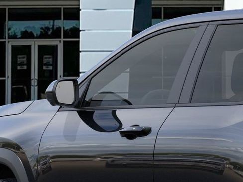 New 2026 Chevrolet Equinox LT w/ Convenience Package II FWD image 12
