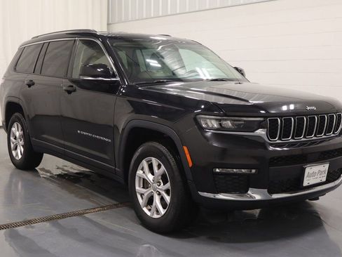 Certified 2022 Jeep Grand Cherokee L Limited AWD/4WD image 2