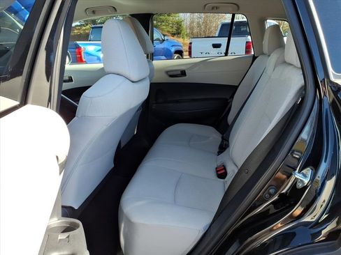 Certified 2022 Toyota Corolla Cross LE image 4