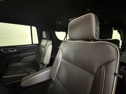 Used 2023 Chevrolet Suburban Premier RWD image 26