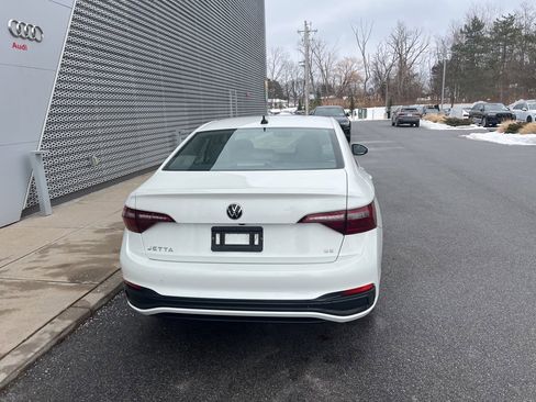 Used 2023 Volkswagen Jetta SE w/ Panoramic Sunroof Package image 28