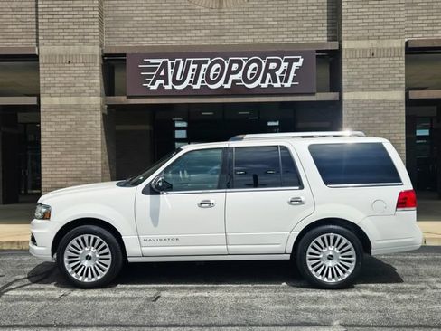 Used 2015 Lincoln Navigator 4WD image 5