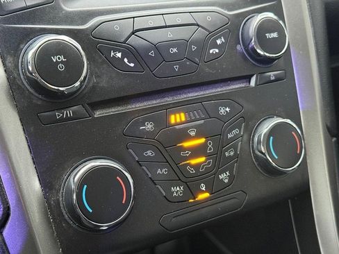 Used 2017 Ford Fusion SE image 28