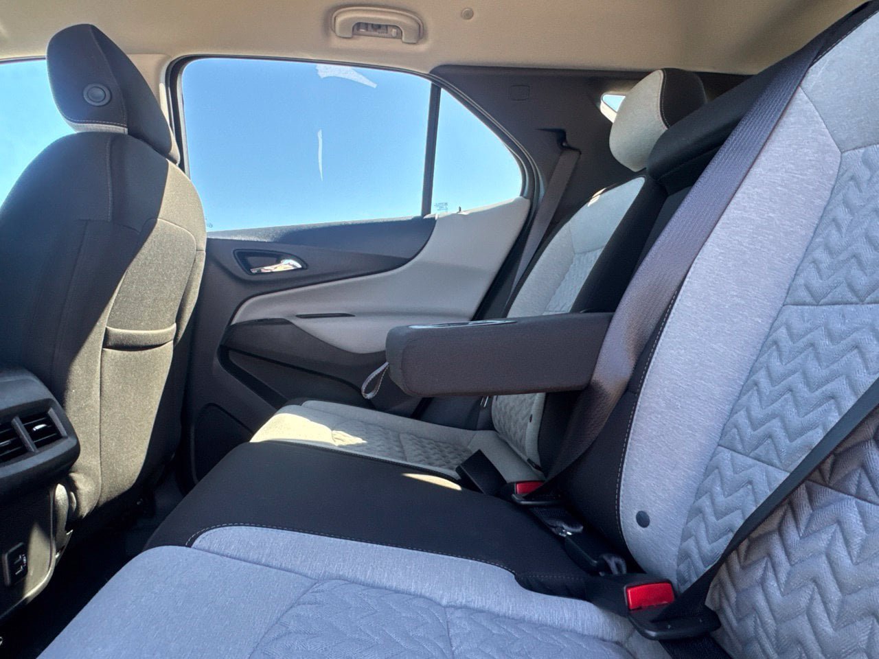 Used 2024 Chevrolet Equinox LT AWD/4WD image 39