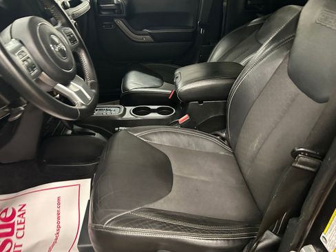 Used 2017 Jeep Wrangler Unlimited Sport AWD/4WD image 12