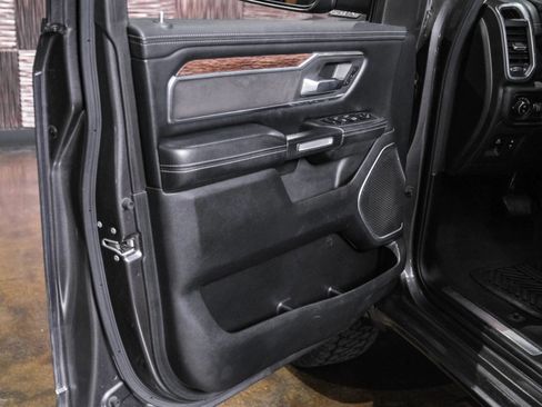 Used 2019 RAM 1500 Laramie w/ Off Road Group image 39