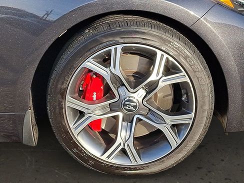 Used 2019 Kia Stinger GT1 image 9