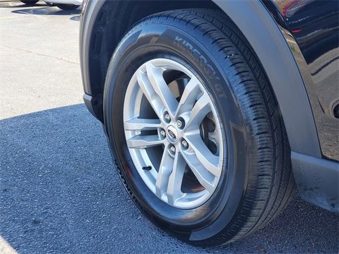 Certified 2022 Ford Explorer XLT w/ Equipment Group 202A image 34