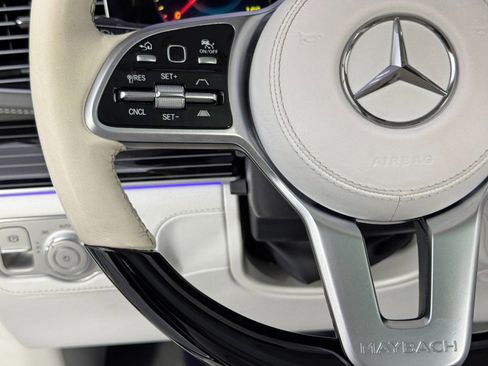 Used 2023 Mercedes-Benz Maybach GLS 600 4MATIC image 22