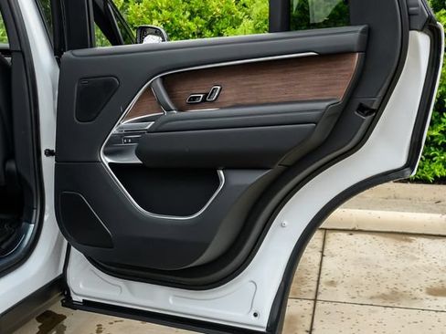 New 2026 Land Rover Range Rover Long Wheelbase SE AWD/4WD image 37