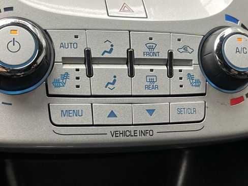 Used 2016 Chevrolet Equinox LT w/ Convenience Package FWD image 19