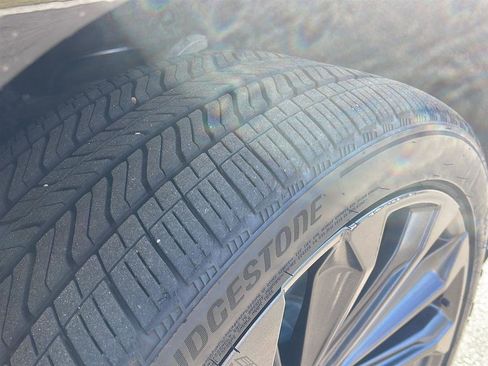 Used 2025 Cadillac Escalade V image 10