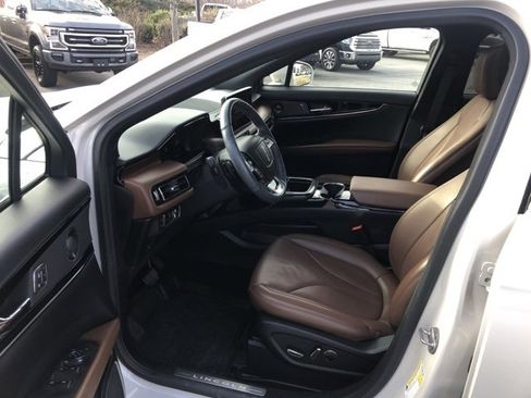 Certified 2022 Lincoln Nautilus Reserve w/ Equipment Group 201A image 7