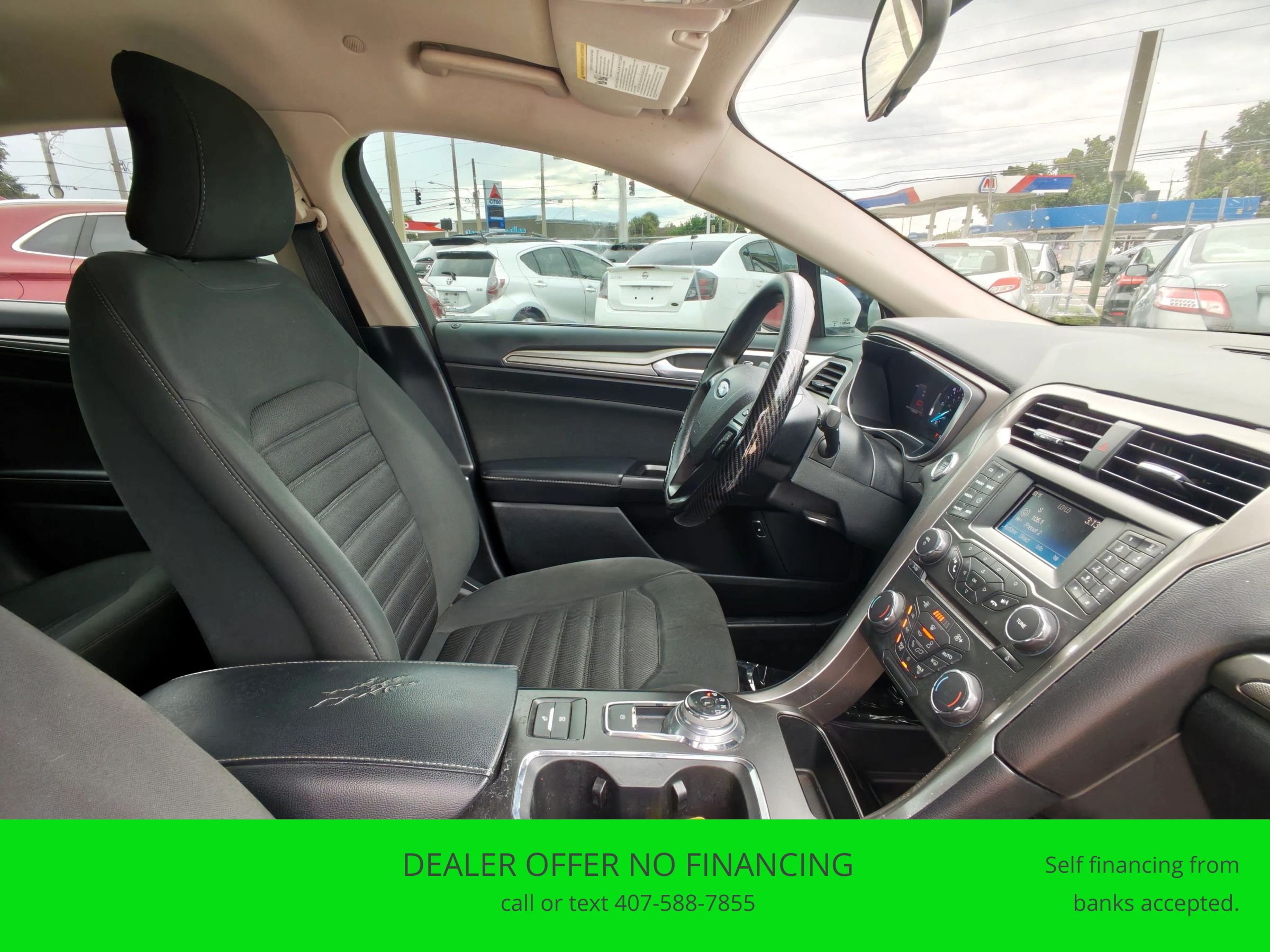 Used 2017 Ford Fusion SE FWD image 16