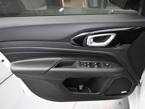 New 2025 Jeep Compass Limited w/ High Altitude Package image 12