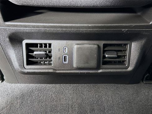 Used 2022 Chevrolet Silverado 1500 LT image 24