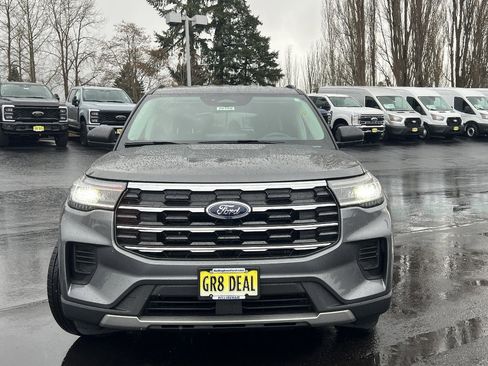 New 2026 Ford Explorer Active image 2