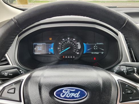 Used 2024 Ford Edge SEL image 9
