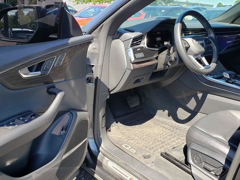 Used 2022 Audi Q8 Premium Plus w/ Premium Plus Package AWD/4WD image 4