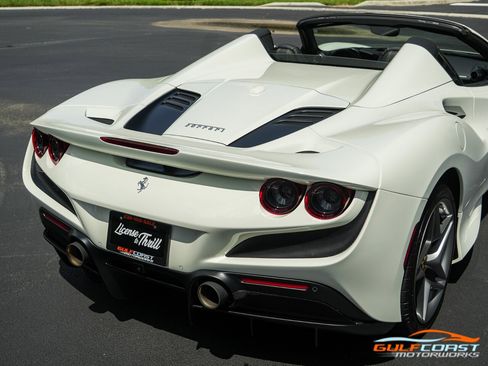 Used 2022 Ferrari F8 Tributo image 63