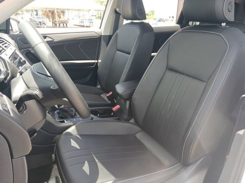 Used 2022 Volkswagen Tiguan SE FWD image 10