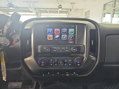 Used 2017 Chevrolet Silverado 1500 LT w/ Midnight Edition AWD/4WD image 25