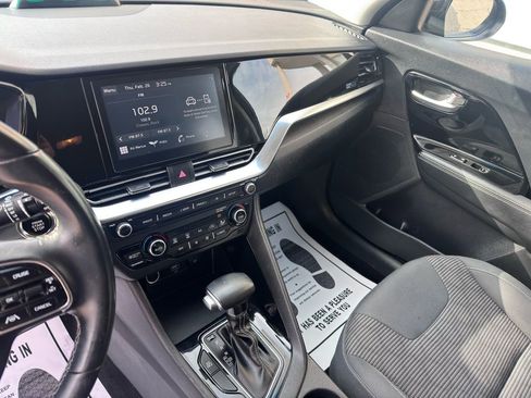 Used 2022 Kia Niro LXS image 20