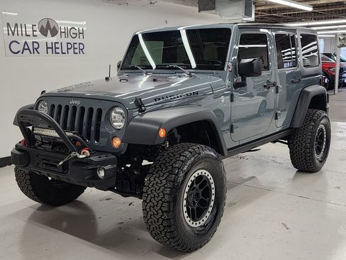 Used 2015 Jeep Wrangler Unlimited Rubicon w/ Connectivity Group image 9