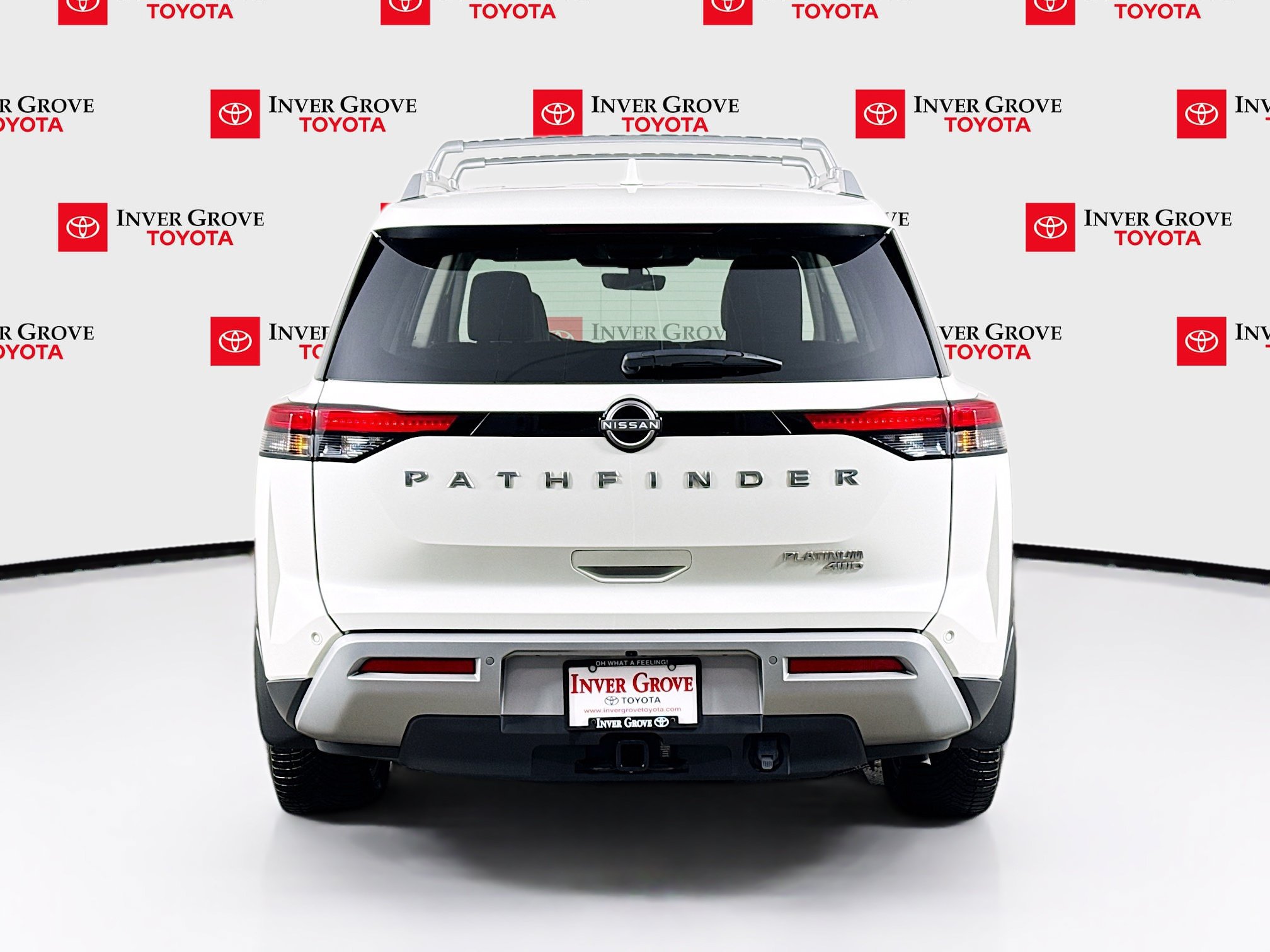 Used 2024 Nissan Pathfinder Platinum AWD/4WD image 6