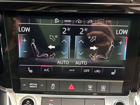Used 2022 Audi e-tron Premium AWD/4WD image 25
