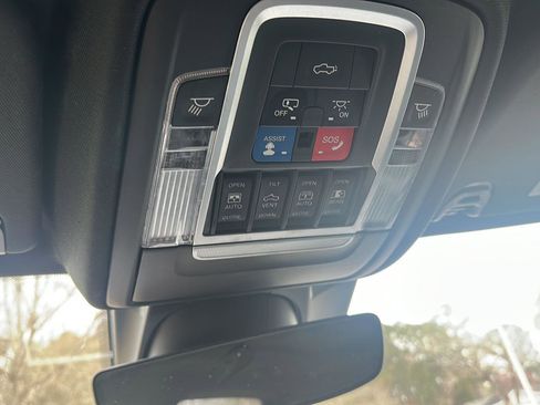 Used 2019 RAM 1500 Laramie image 28