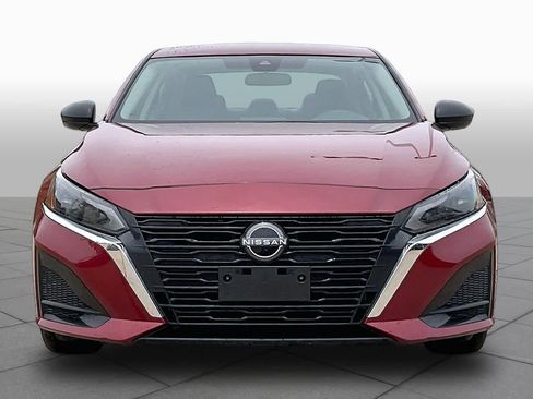 Used 2025 Nissan Altima 2.5 SV FWD image 3