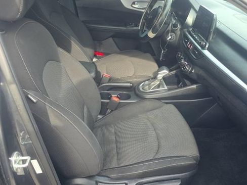Used 2024 Kia Forte LXS w/ LXS Technology Package FWD image 3