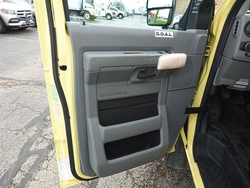 Used 2021 Ford E-450 and Econoline 450 Super Duty RWD image 18