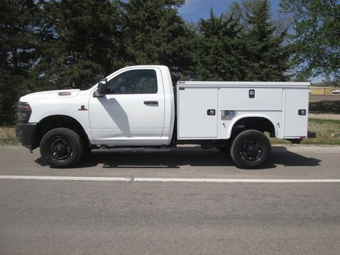 Used 2025 RAM 2500 Tradesman AWD/4WD image 16