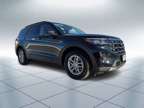 New 2026 Ford Explorer Active w/ Active Comfort Package image 2