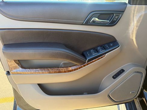 Used 2015 Chevrolet Suburban LTZ image 12